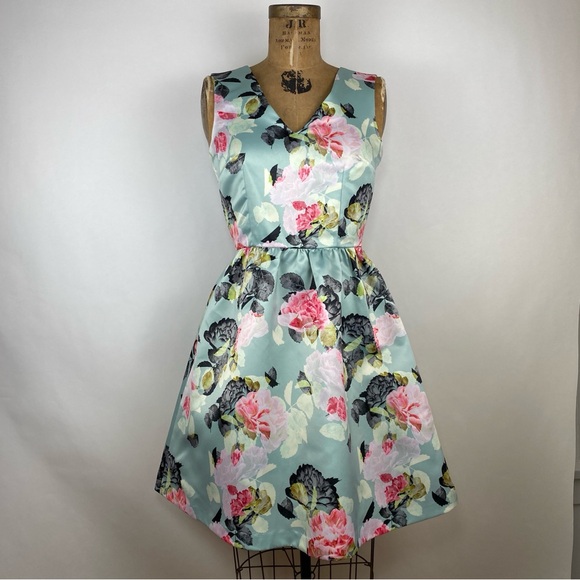 EUC CeCe By Cynthia Steffe Blue V-Neck Floral-Printed Fit and Flare Dress size 2 - Picture 3 of 14